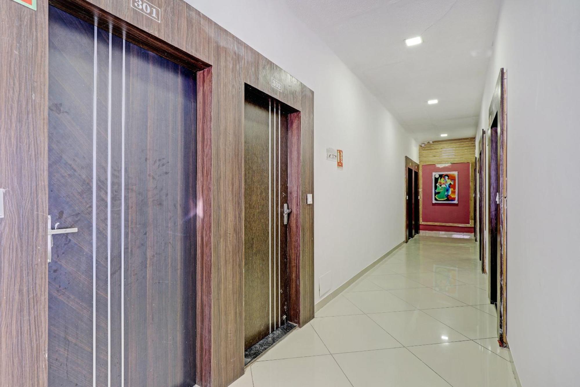Oyo 11649 Hotel Mahima Gandhinagar Bagian luar foto