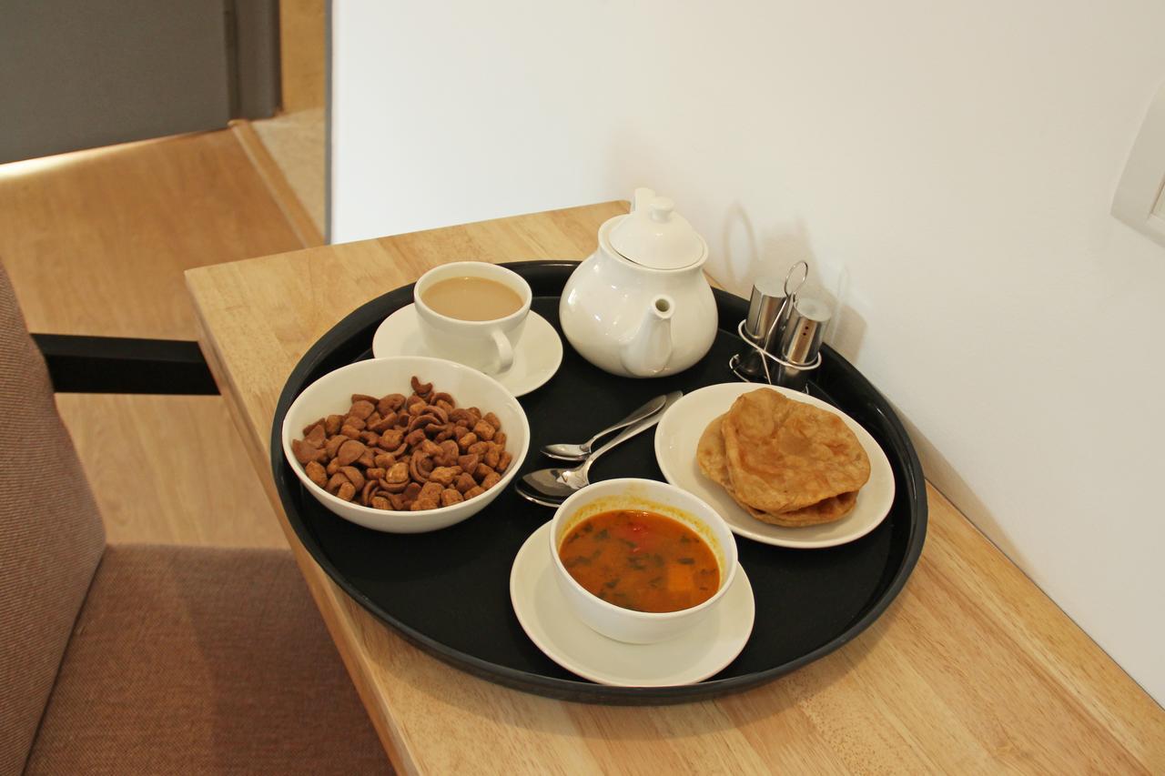 Oyo 11649 Hotel Mahima Gandhinagar Bagian luar foto