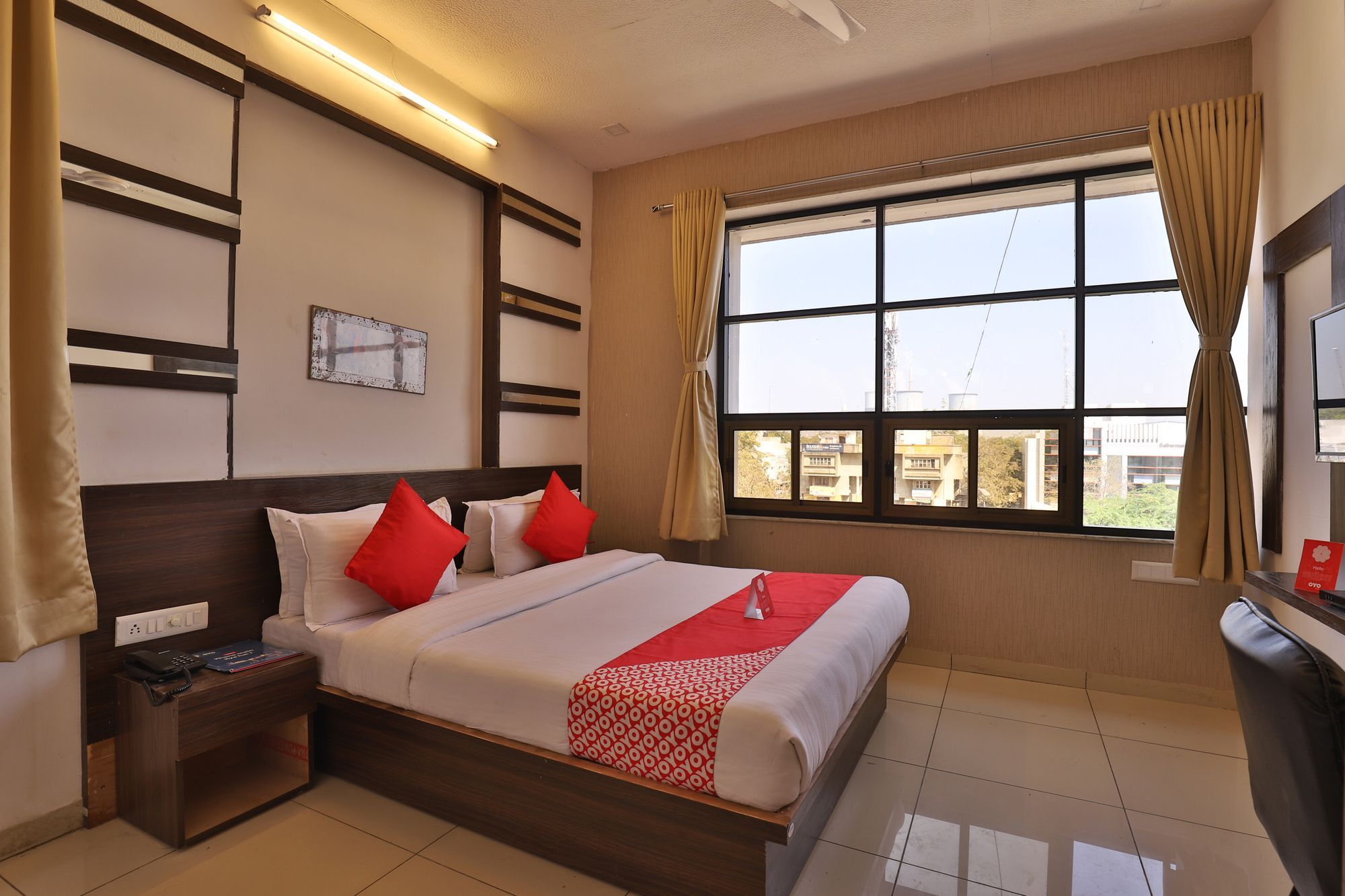 Oyo 11649 Hotel Mahima Gandhinagar Bagian luar foto